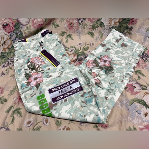 Gloria Vanderbilt, curvy skinny ankle jeans - Picture 4 of 16